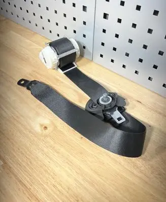 BMW X3 E83 Front seatbelt 34003070B S2344835801G 07B347CB0609G