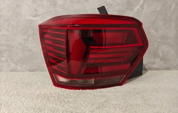 Volkswagen Polo VI Rear/tail lights 2G0945111B RE2887000001