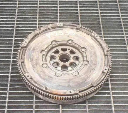 Volkswagen Golf VII Flywheel 06K105266H
