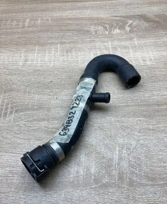 Mercedes-Benz Vito Viano W639 Engine coolant pipe/hose A6398329223