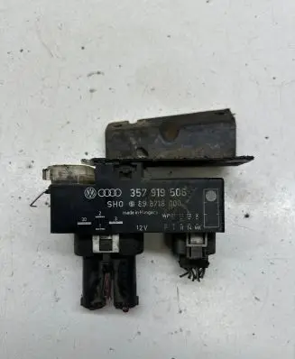 Volkswagen PASSAT B4 Coolant fan relay 357919506 898718000
