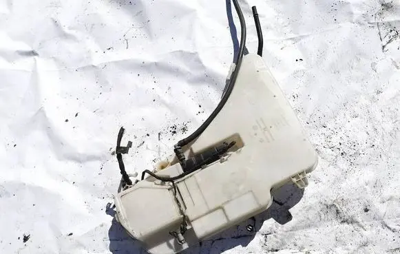 BMW 5 F10 F11 Windshield washer fluid reservoir/tank 7269663 7269665