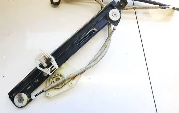 Dodge Caliber Front door window regulator motor 05074798aae 05074798aa-e
