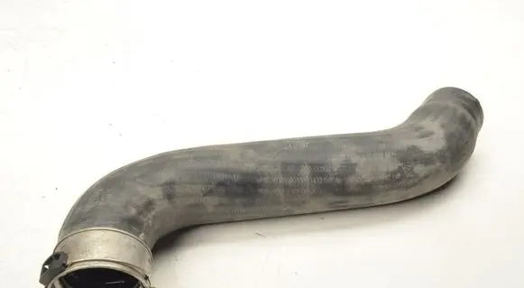 Volvo XC40 Intercooler hose/pipe 32224397