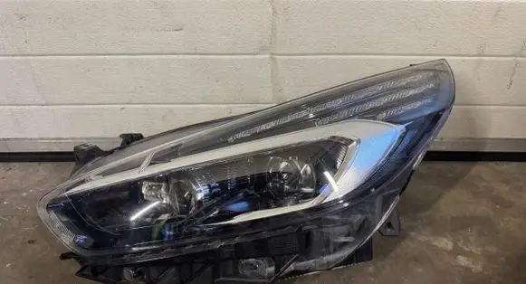 Ford S-MAX Headlight/headlamp EM2B13W030CR