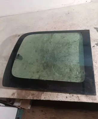 Peugeot Partner Rear side window