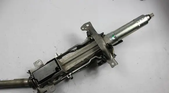 Steering wheel axle set