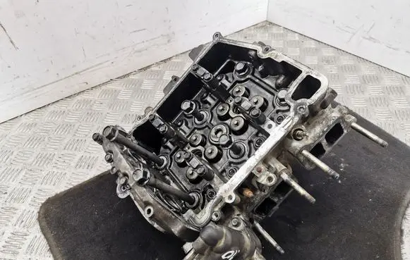 Subaru Forester SH Engine head 