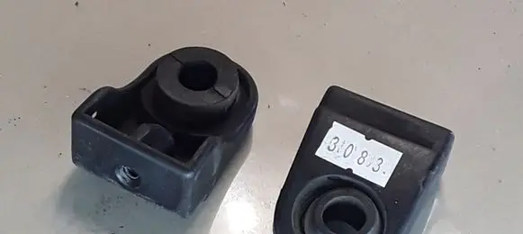 Peugeot 406 Radiator mount bracket 962867788