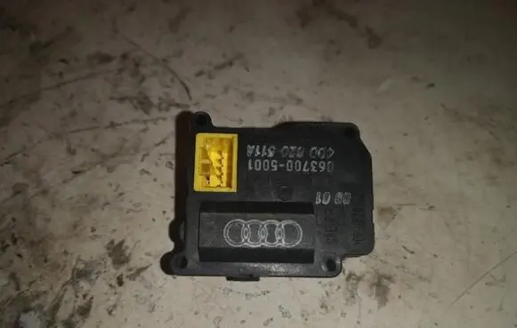 Audi A8 S8 D2 4D A/C air flow flap actuator/motor 0637005001