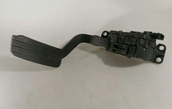 Opel Movano B Accelerator throttle pedal 8200672371