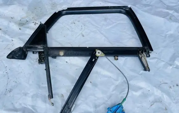 Audi A4 S4 B6 8E 8H Rear door window/glass frame 