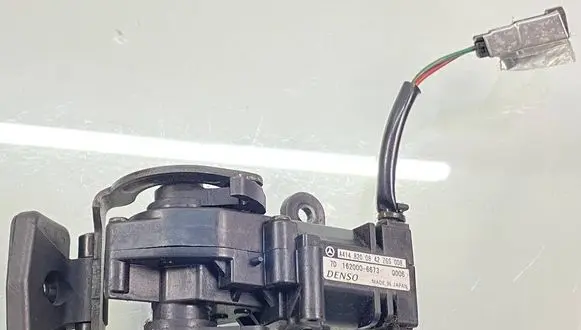 Mercedes-Benz Vaneo W414 Vent window/glass motor 1620006673