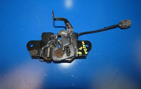 Mazda 3 II Engine bonnet/hood lock/catch