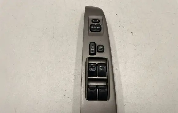 Toyota Prius (XW20) Electric window control switch 723247070