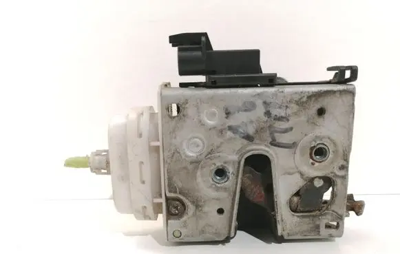 Audi A8 S8 D2 4D Front door lock 8D1837016F