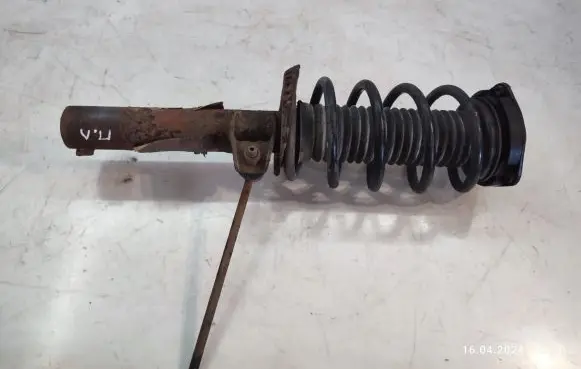 Volkswagen Touran I Front shock absorber with coil spring