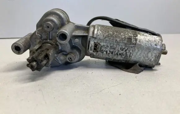BMW 7 E32 Seat adjustment motor 1378836