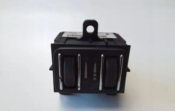 Lancia Thema Tailgate/trunk/boot open switch 04602892AC10014746
