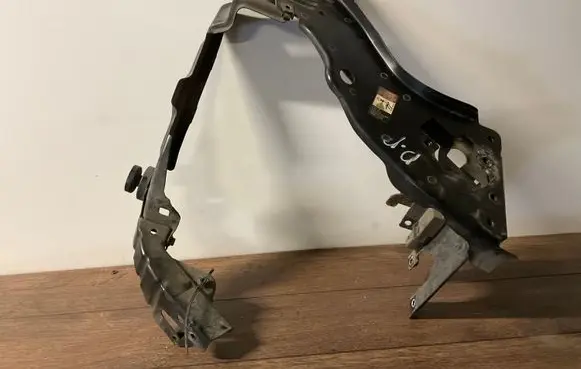 Mercedes-Benz E W211 Side radiator support slam panel 