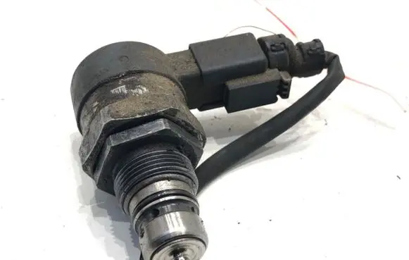 Mercedes-Benz B W245 Fuel pressure sensor A6110780449