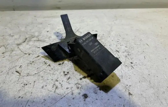 Jeep Grand Cherokee Glow plug pre-heat relay 0281003116 20140125