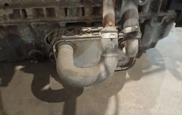 Volvo S60 Engine oil radiator