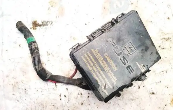 Chrysler Pacifica Fuse box set 04727832al