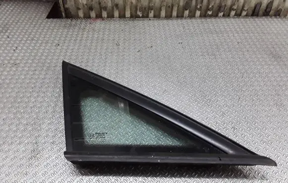 Seat Altea XL Front triangle window/glass 