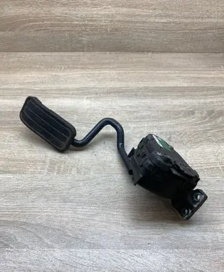 Volkswagen Sharan Accelerator throttle pedal 7M4721603A YM219F836DB
