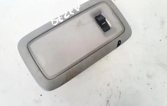 Toyota Avensis T220 Rear seat light vg13