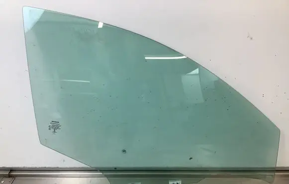 Nissan Qashqai Front door window glass four-door 43R001582