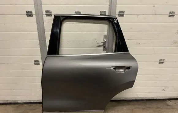 Volkswagen Touareg II Rear door 
