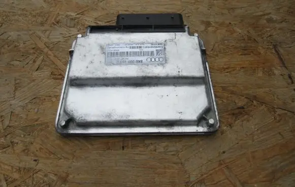 Audi A5 8T 8F Transfer box differential control unit 8K0907163B