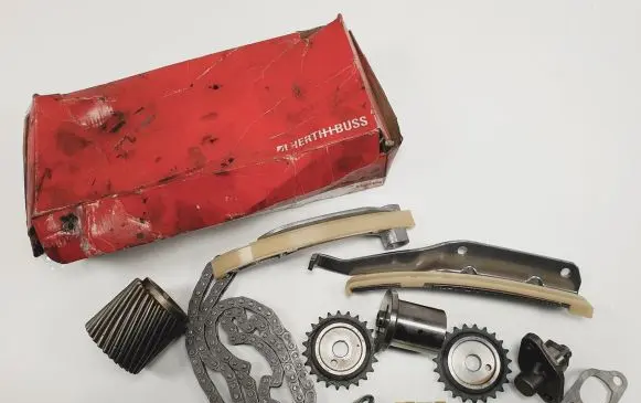 Mitsubishi Pajero Timing belt/chain tensioner J1195002