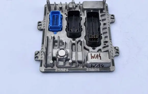 Opel Zafira C Engine control unit/module ECU 55502472 55487860 395357783