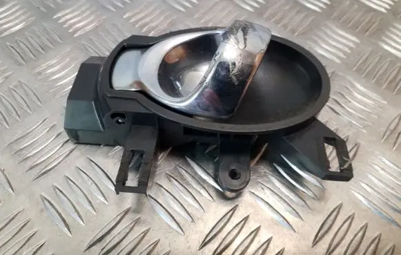 Nissan Juke I F15 Rear door interior handle