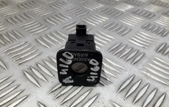 Passenger airbag on/off switch