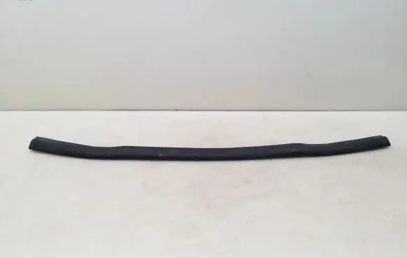 Opel Zafira B Engine compartment rubber 
