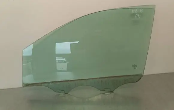 Mercedes-Benz B W246 W242 Front door window glass four-door 43R00049 E000292 DOT24M25AS2