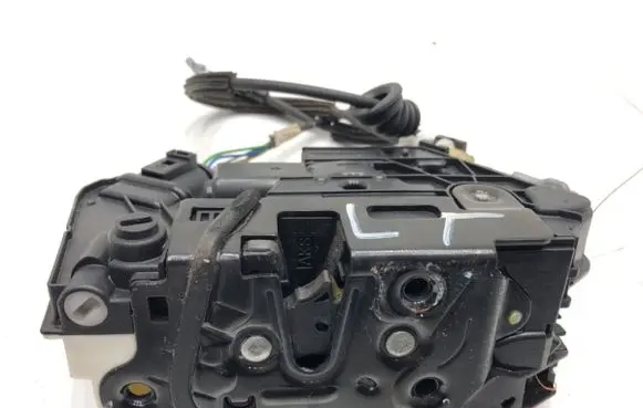 Skoda Superb B6 (3T) Rear door lock 5N0839015D