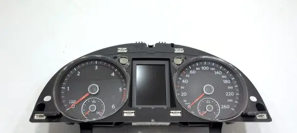 Volkswagen PASSAT B7 Speedometer (instrument cluster) 3AA920870D