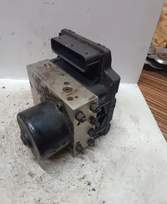 Volkswagen Golf IV ABS Pump 1C0907379 3X6247