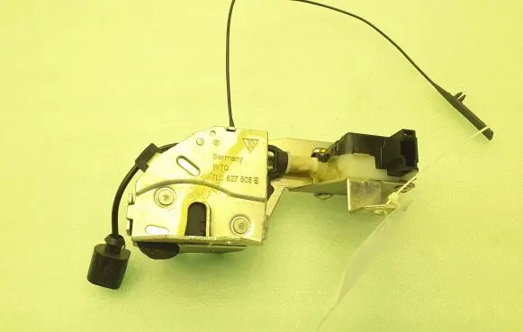 Volkswagen Touareg I Tailgate lock latch 7L0827506E