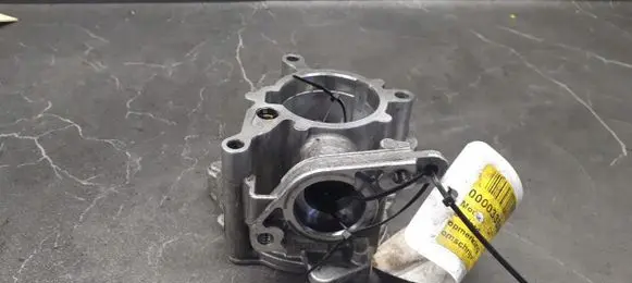 Audi A4 S4 B5 8D Vacuum pump 06J14510C