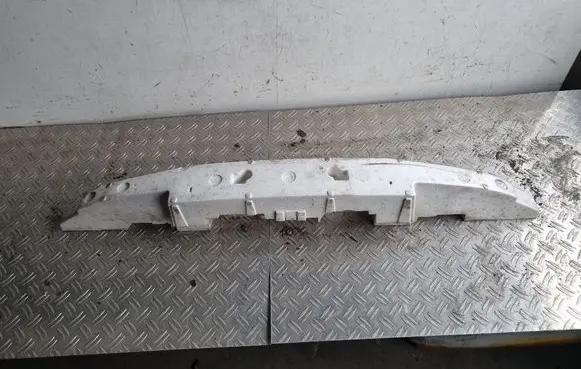 Front bumper foam support bar