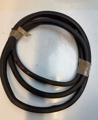 Mercedes-Benz ML AMG W164 Front door rubber seal 4554