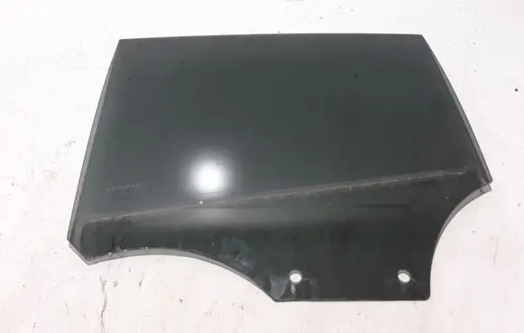 Peugeot 208 II Rear door window glass 9823170480