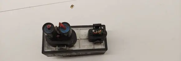 Volkswagen Golf IV Glow plug pre-heat relay 1J0919506H 898884000