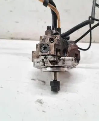 BMW 3 E90 E91 Fuel injection high pressure pump 7788670 0445010045